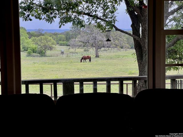 545 HIGHGATE DR, Bandera, TX 78003