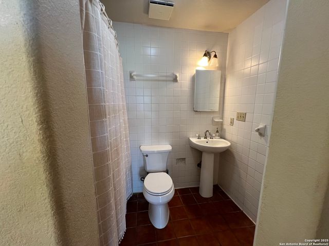 545 HIGHGATE DR, Bandera, TX 78003