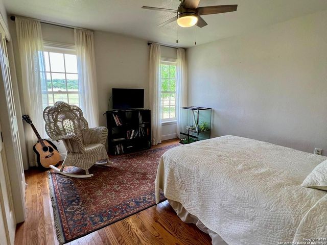 545 HIGHGATE DR, Bandera, TX 78003