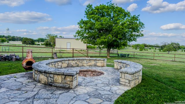 545 HIGHGATE DR, Bandera, TX 78003