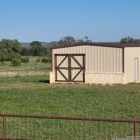 545 HIGHGATE DR, Bandera, TX 78003