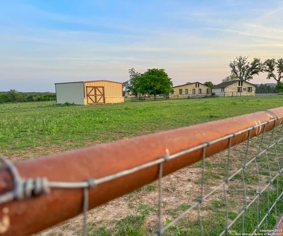 545 HIGHGATE DR, Bandera, TX 78003