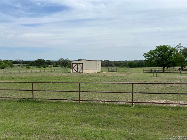 545 HIGHGATE DR, Bandera, TX 78003