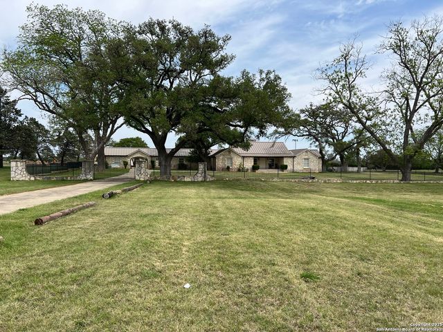 545 HIGHGATE DR, Bandera, TX 78003