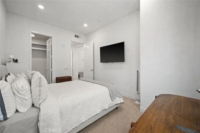 27410 Merlin Place 203, Valencia, CA 91381