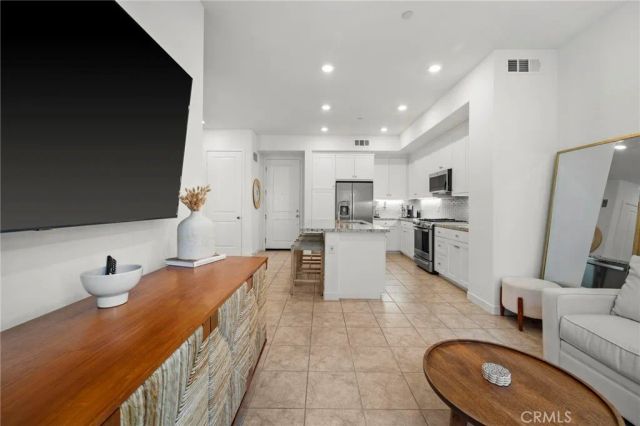 27410 Merlin Place 203, Valencia, CA 91381