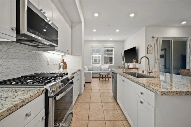 27410 Merlin Place 203, Valencia, CA 91381