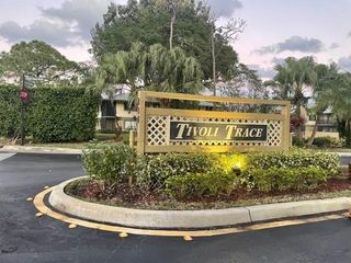 522 Trace Cir 201, Deerfield Beach, FL 33441