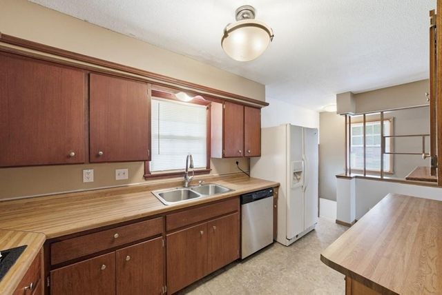 3207 E 26th Street, Des Moines, IA 50317