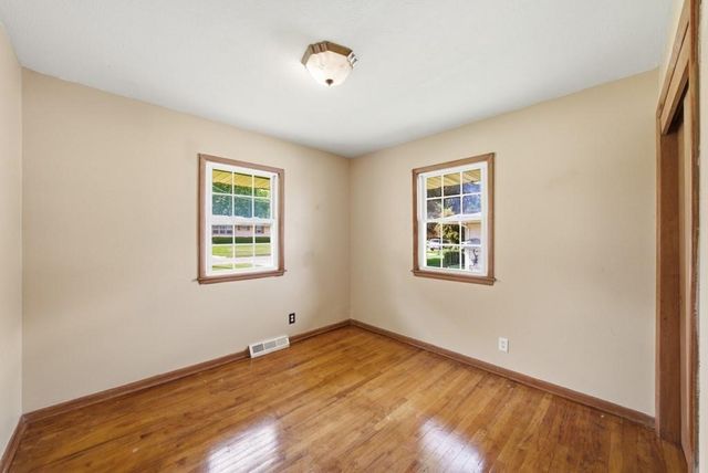 3207 E 26th Street, Des Moines, IA 50317