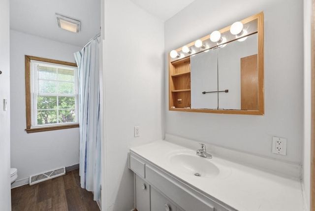 3207 E 26th Street, Des Moines, IA 50317