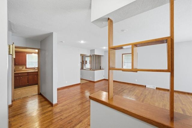 3207 E 26th Street, Des Moines, IA 50317