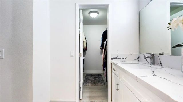 4632 Park Granada 93, Calabasas, CA 91302