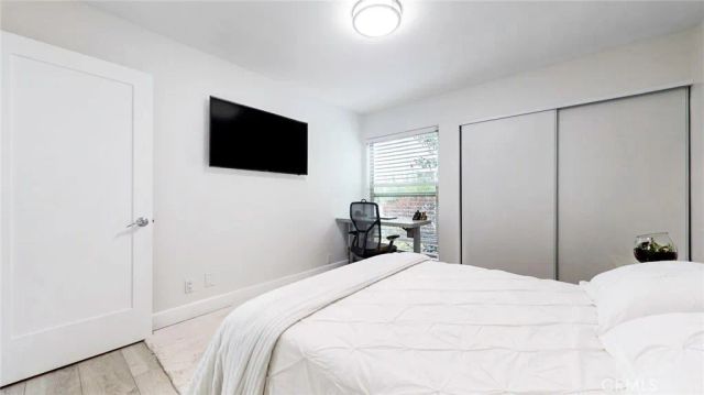 4632 Park Granada 93, Calabasas, CA 91302