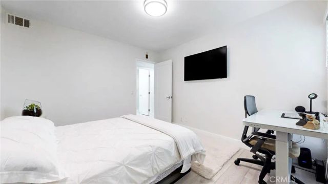 4632 Park Granada 93, Calabasas, CA 91302