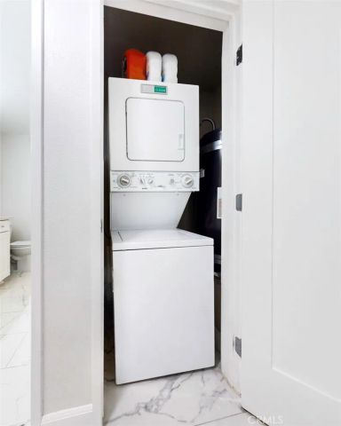 4632 Park Granada 93, Calabasas, CA 91302