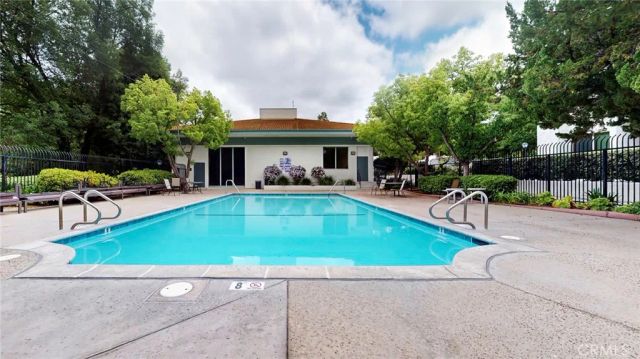 4632 Park Granada 93, Calabasas, CA 91302