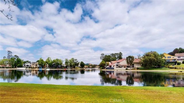 4632 Park Granada 93, Calabasas, CA 91302