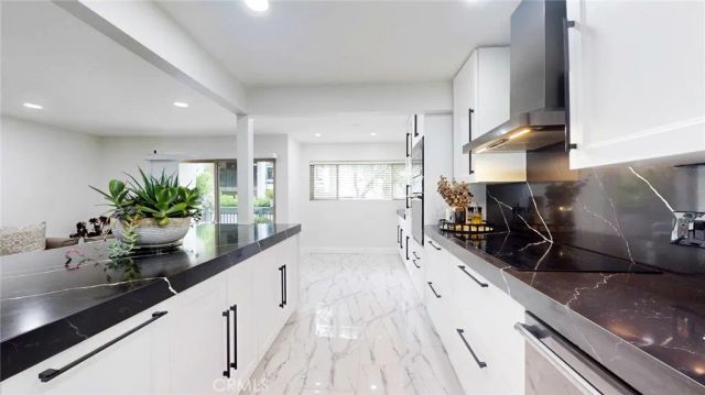 4632 Park Granada 93, Calabasas, CA 91302