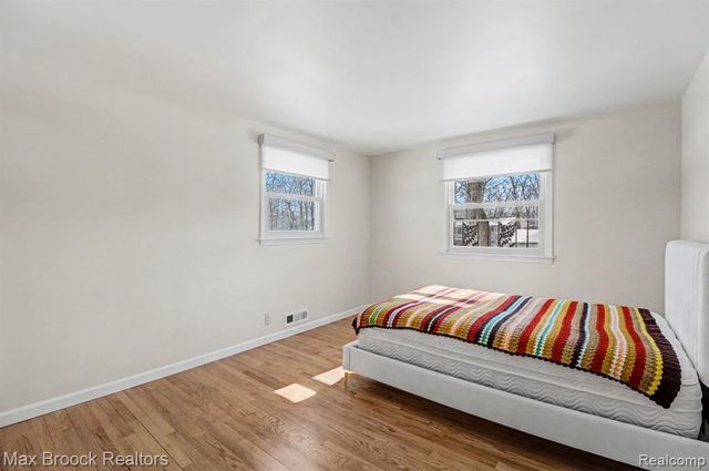 22724 King Richard Court, Beverly Hills, MI 48025