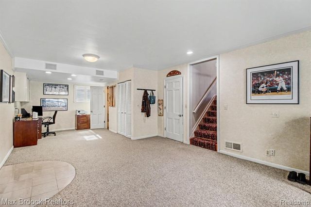 22724 King Richard Court, Beverly Hills, MI 48025