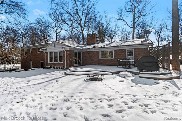 22724 King Richard Court, Beverly Hills, MI 48025