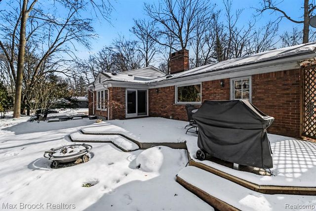 22724 King Richard Court, Beverly Hills, MI 48025