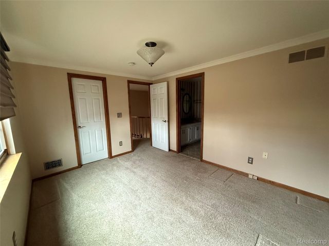 26 Parkplace Central, Allen Park, MI 48101