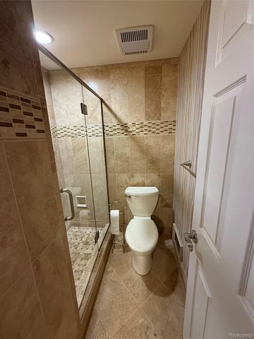 26 Parkplace Central, Allen Park, MI 48101