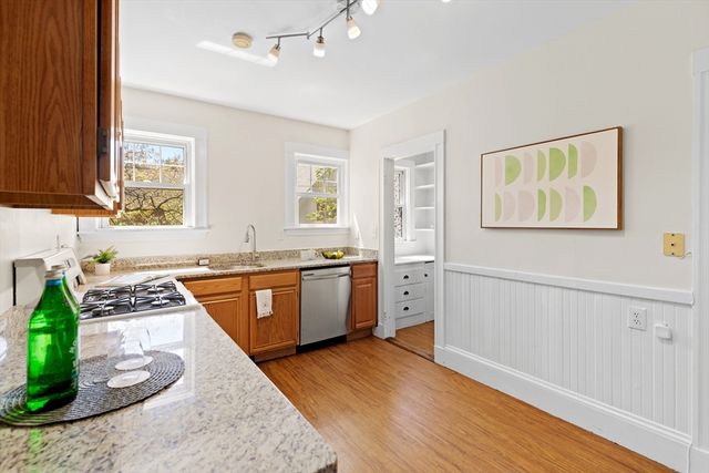 53 Park Ave Ext 53, Arlington, MA 02474