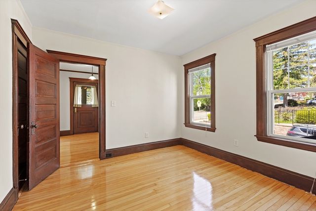 53 Park Ave Ext 53, Arlington, MA 02474