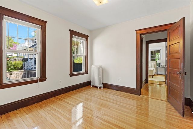 53 Park Ave Ext 53, Arlington, MA 02474