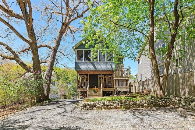 53 Park Ave Ext 53, Arlington, MA 02474