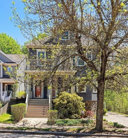 53 Park Ave Ext 53, Arlington, MA 02474