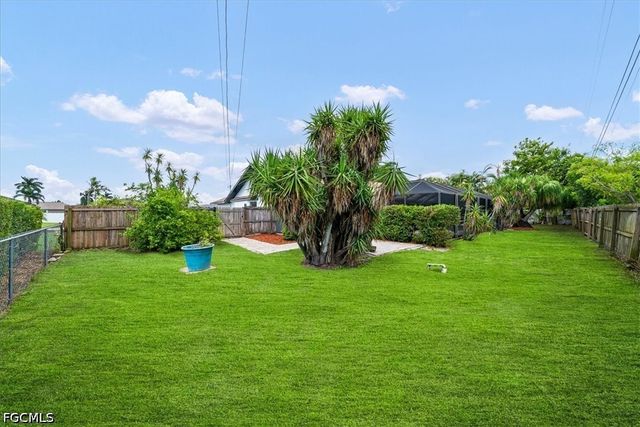 212 SE 4th TER, Cape Coral, FL 33990