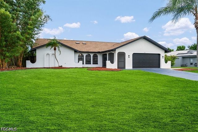 212 SE 4th TER, Cape Coral, FL 33990