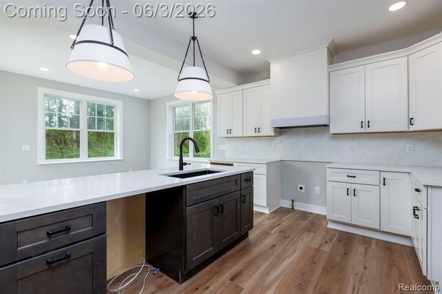 101 Marion Meadows Drive, Howell, MI 48843