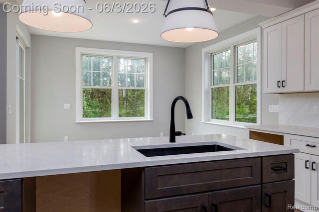 101 Marion Meadows Drive, Howell, MI 48843