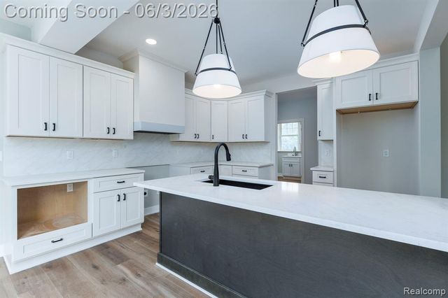 101 Marion Meadows Drive, Howell, MI 48843