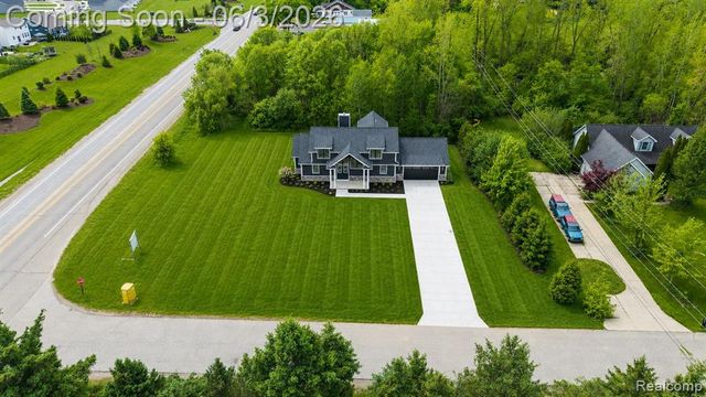 101 Marion Meadows Drive, Howell, MI 48843