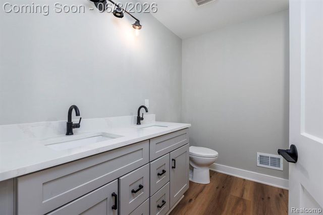101 Marion Meadows Drive, Howell, MI 48843