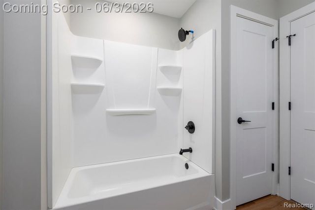 101 Marion Meadows Drive, Howell, MI 48843