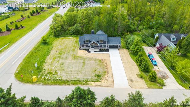101 Marion Meadows Drive, Howell, MI 48843