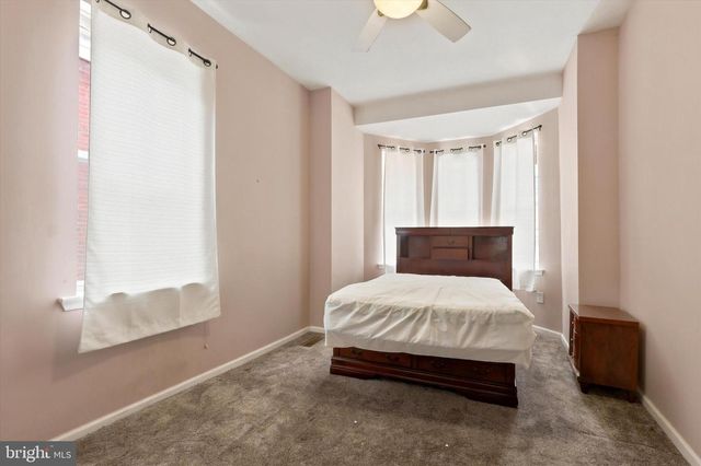4427 SANSOM ST, Philadelphia, PA 19104