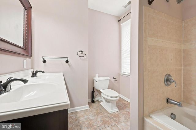 4427 SANSOM ST, Philadelphia, PA 19104
