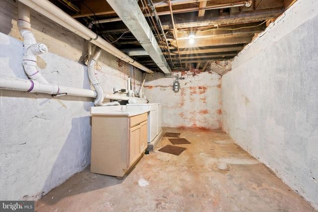 4427 SANSOM ST, Philadelphia, PA 19104