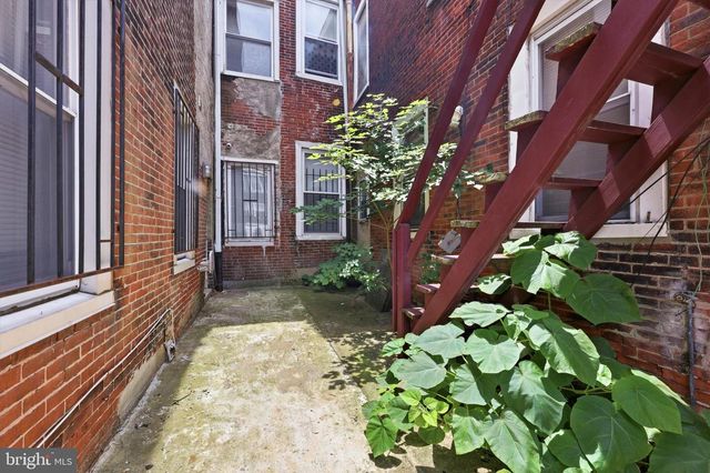 4427 SANSOM ST, Philadelphia, PA 19104