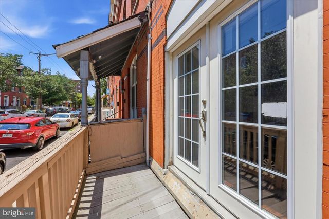 4427 SANSOM ST, Philadelphia, PA 19104