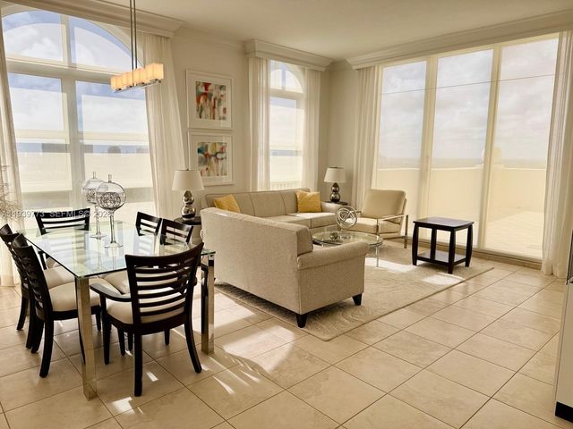 19501 W Country Club Dr TS-05, Aventura, FL 33180