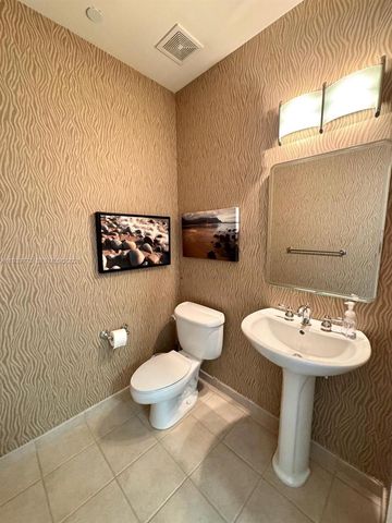 19501 W Country Club Dr TS-05, Aventura, FL 33180